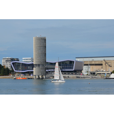 La Cité de la Voile et Lorient La Base vue depuis Larmor-Plage (Morbihan) - ©A. Marcos - LBST