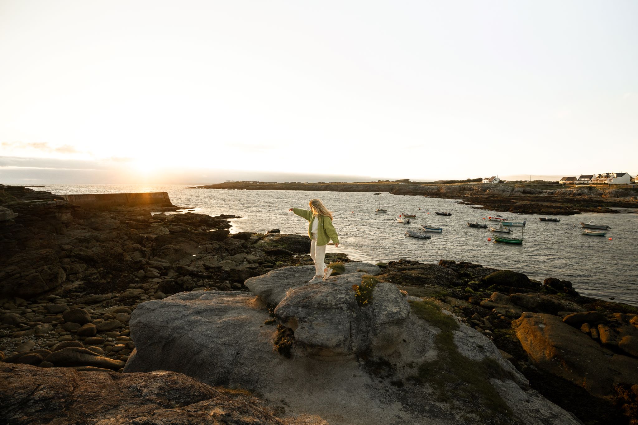 Coucher de soleil au petit port de Kerroc'h à Ploemeur, en Bretagne Sud (Morbihan) - ©Hello Travelers - LBST